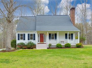 9029 Oak Forest Dr, Amelia Court House, VA 23002