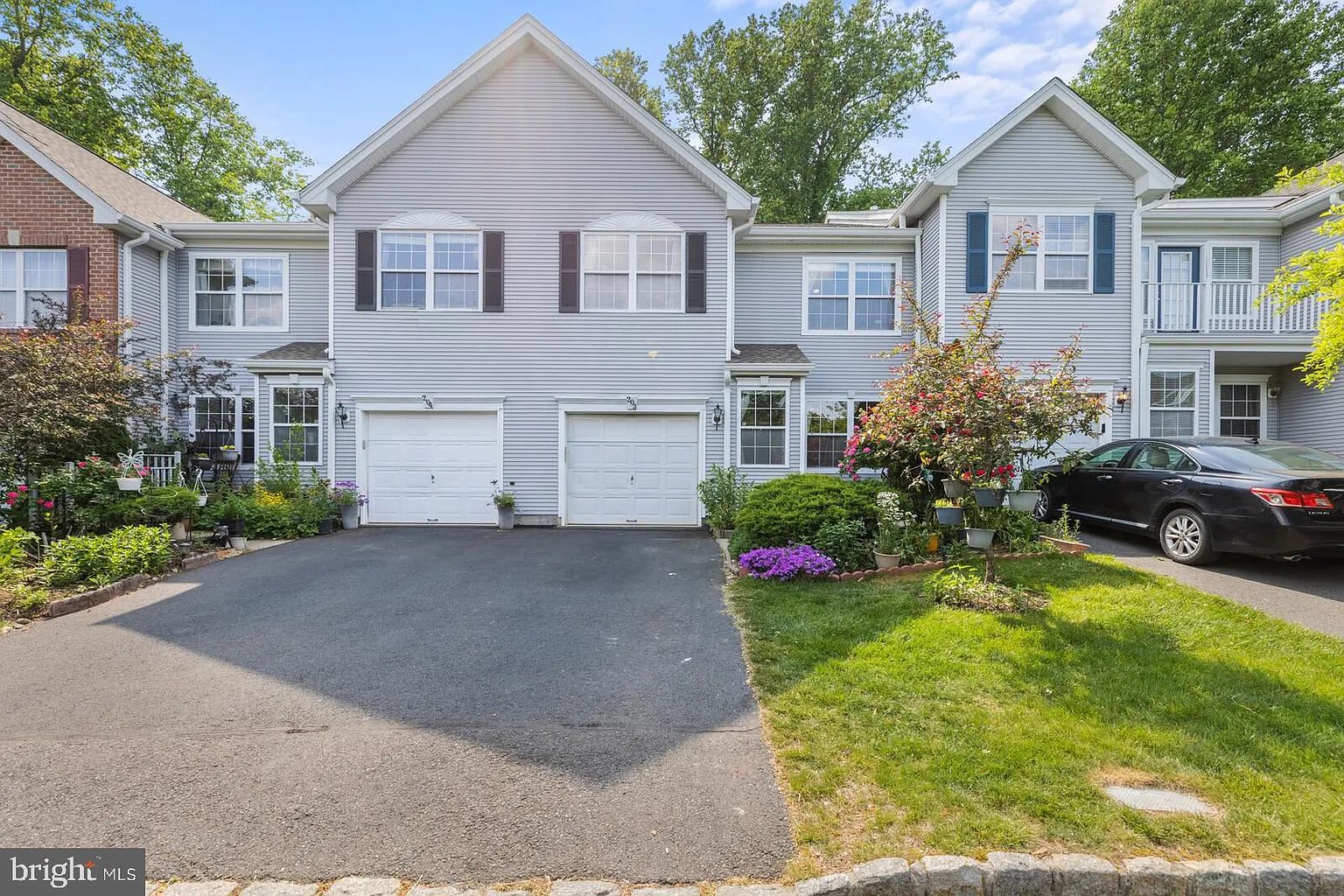203 Wellington Park Dr photo 1