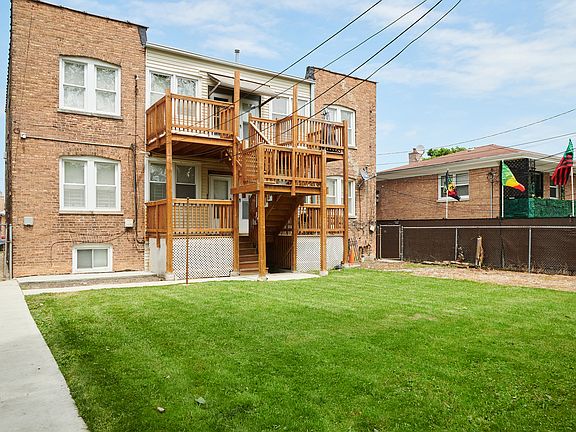 2nd image of 433-35 E 91st Pl