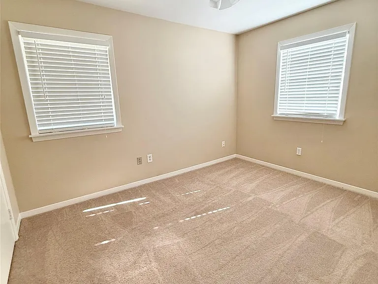 106 Longacre Dr — Photo 19