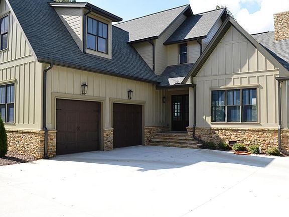 3rd image of 204 Lake Creek Dr