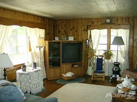 Family Room (3)
