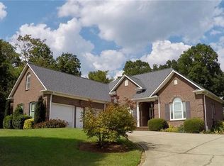 1615 29th Avenue Pl NE, Hickory, NC 28601