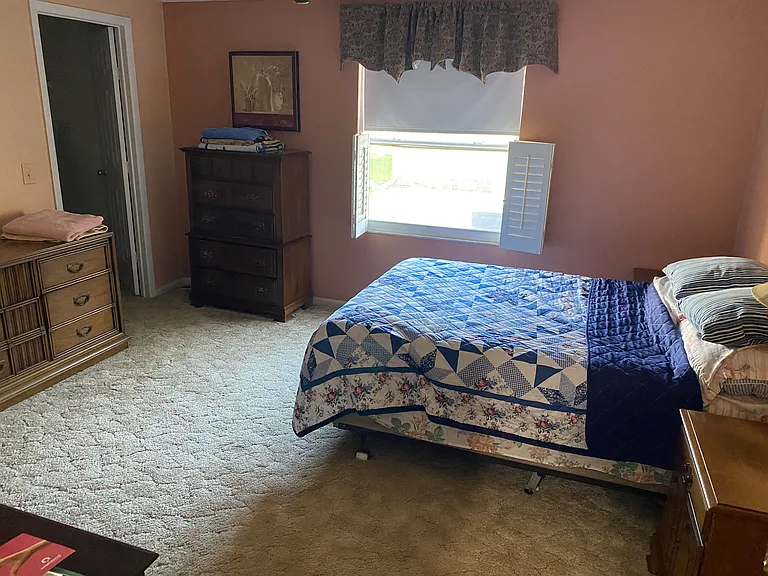 1411 W Schwartz Blvd — Photo 10