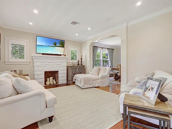 2nd image of 1625 NE 4th Court
