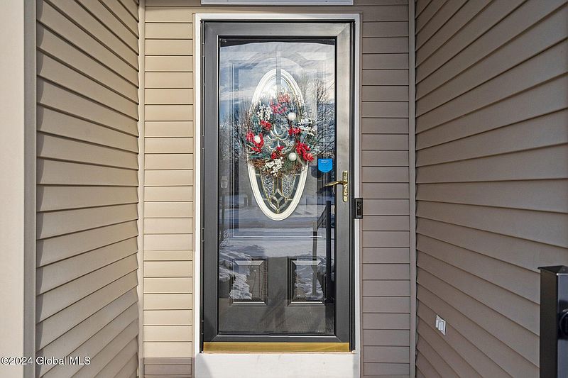 2nd image of 5 Sheridan Court