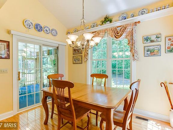 5th image of 11127 Blue Herron Cir
