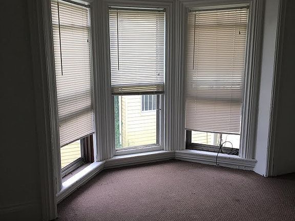 3rd image of 211 W Franklin St
