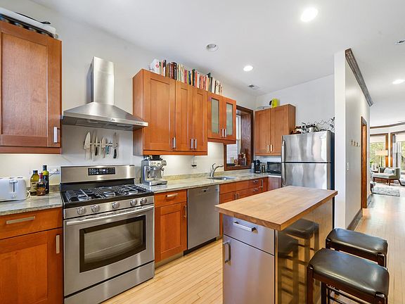 5th image of 2327 N Southport Ave APT 3