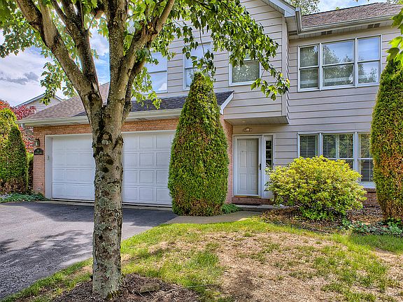 2nd image of 50 Lakeridge Dr