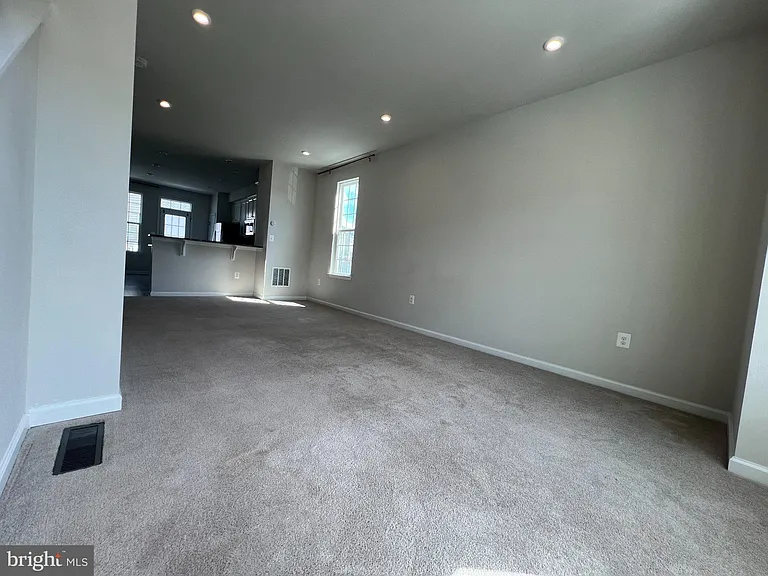 526 River Rd — Photo 15