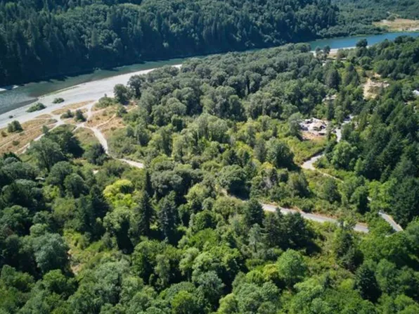 8 Trinity Way, Klamath, CA 95548