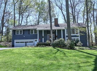 1 Park Forest Dr, Pittsford, NY 14534