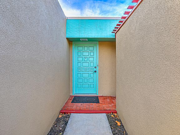 3rd image of 5301 Lucille Dr NE