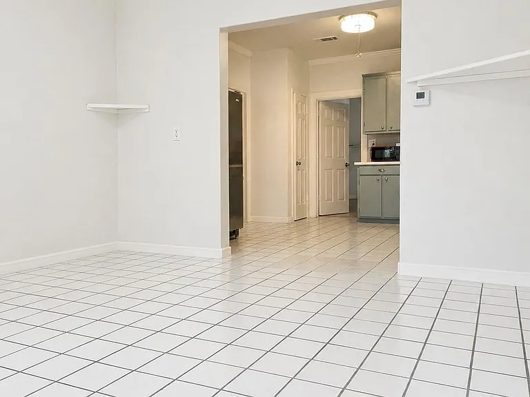 6637 Avenue T — Photo 2