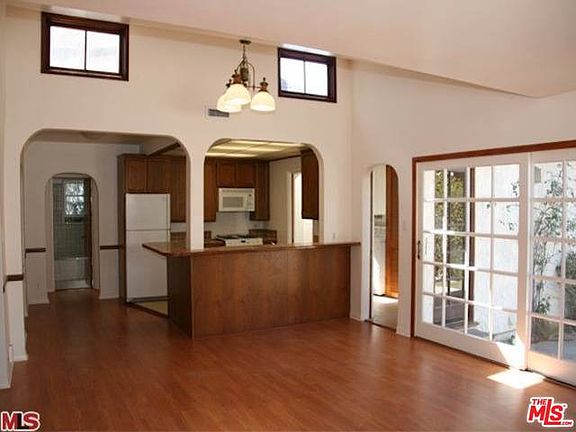 2nd image of 2623 Veteran Ave