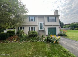 174 New Turnpike Rd, Troy, NY 12182
