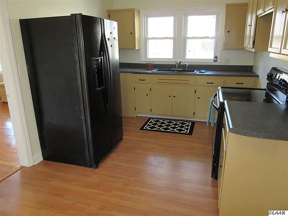 3rd image of 138 Highland Dr