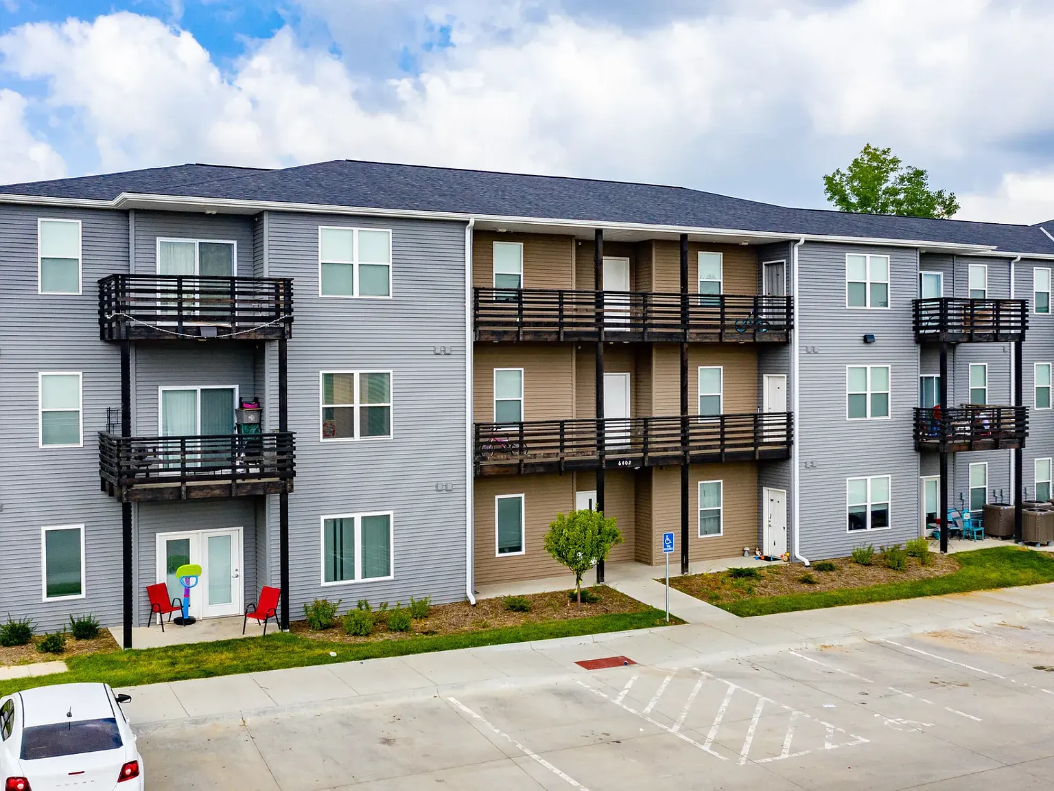 Aspen Grove Apartments — Photo 3