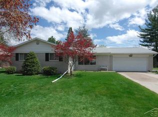 1460 McDivitt Ct, Saginaw, MI 48609
