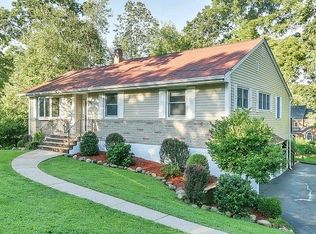 14 Malcolm Rd, Mahwah, NJ 07430