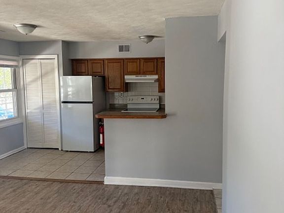 5th image of 1851 E Ocean View Ave #6