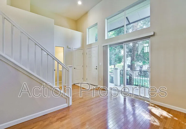 169 Bel Air Ct — Photo 3