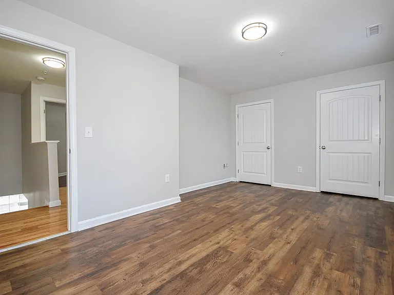 Jefferson Court — Photo 34