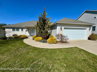 115 N Cougar Dr, Archbald, PA 18403