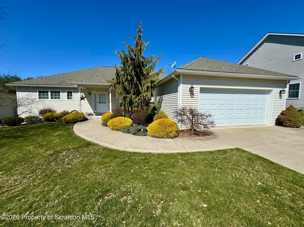 115 N Cougar Dr, Archbald, PA 18403