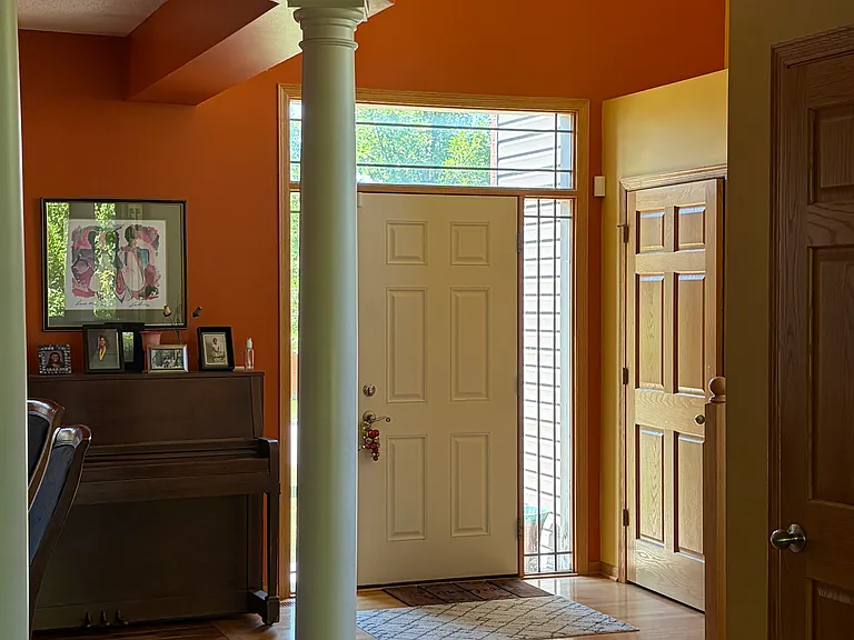 10398 Quail Cir N — Photo 1