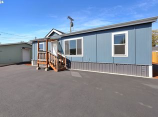 370 N Seneca Rd, Eugene, OR 97402