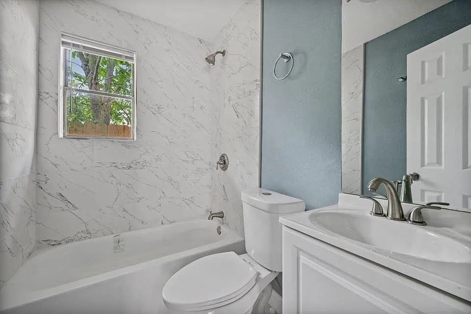 2 bed, 1.0 bath, 1250 sqft, $1,095 — Photo 3