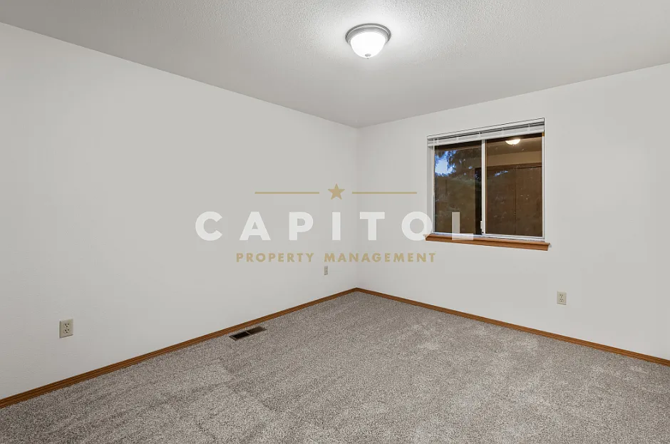 1404 5th Avenue SW - . — Photo 3