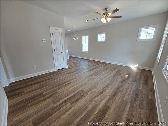 5th image of 200 Jenkins St