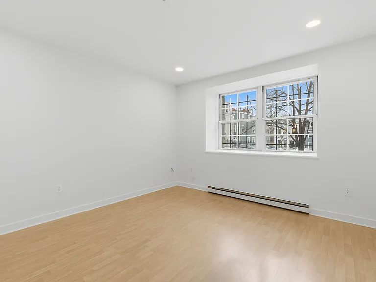 30 Monument Sq #101 — Photo 17