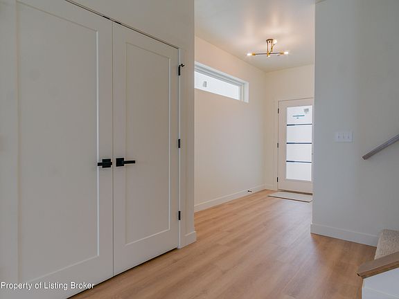 3rd image of 1184 39th Ave W