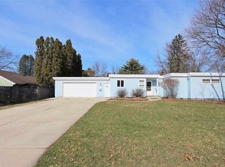 314 Pauline Pl, Waterloo, IA 50701