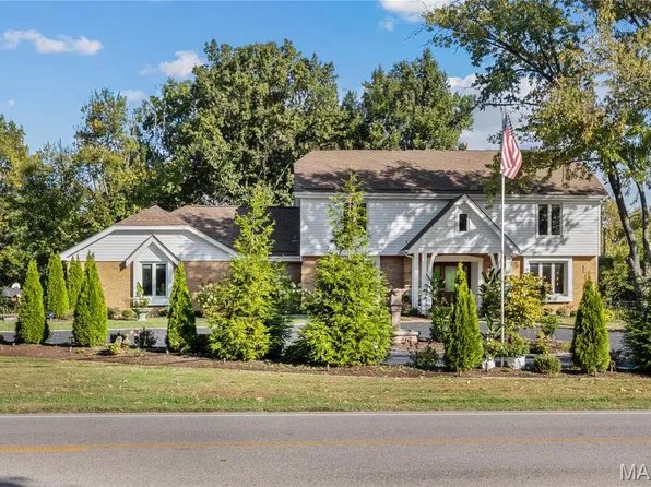 11929 Clayton Rd, Saint Louis, MO 63131