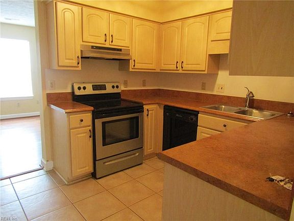 2nd image of 109 Whitewater Dr