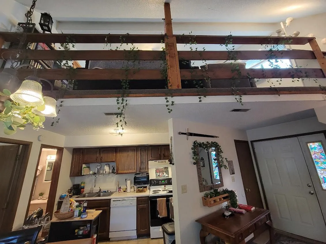 920 Maine St — Photo 4