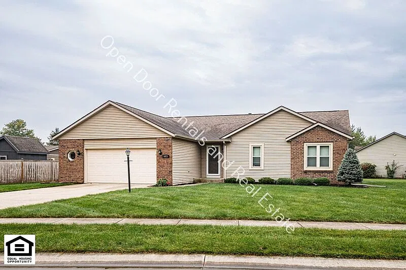 3 bed, 2.0 bath, 2666 sqft, $2,000 — Photo 1