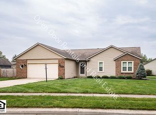 5021 Clovedale Dr, Woodburn, IN 46797