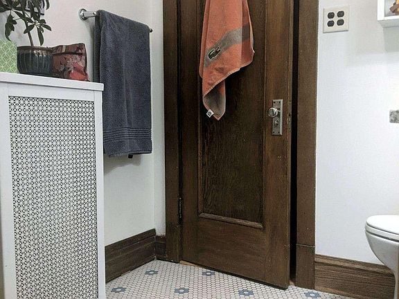5th image of 4521 N Rockwell St #2