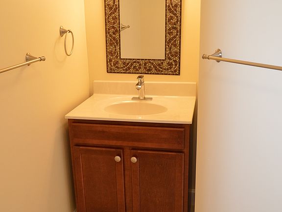 5th image of 128 Osborne St #501