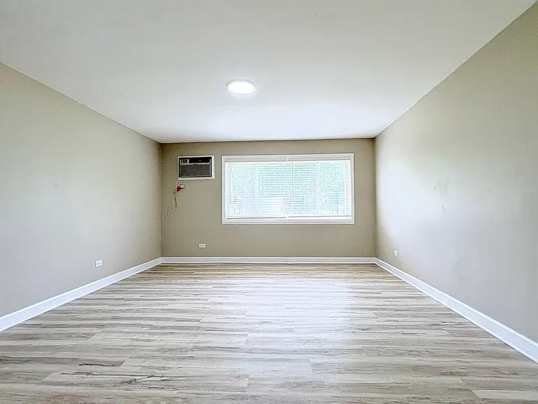 2460 Leslie Ln #4A — Photo 4