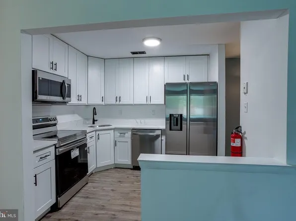 2118A Greenwood Ct #A, Mount Laurel, NJ 08054