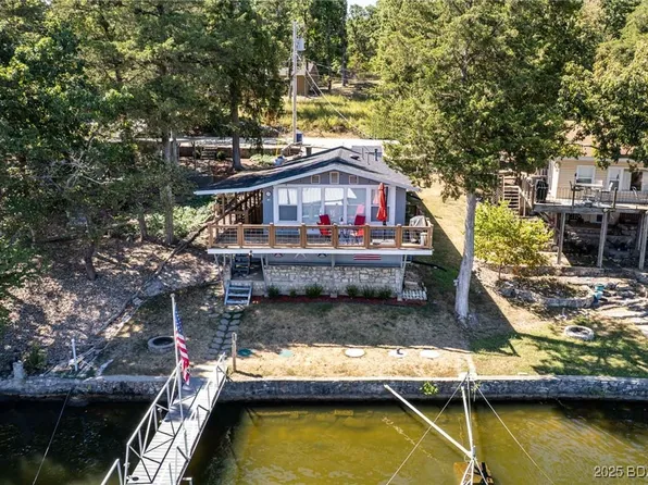 114 Glover Ln, Sunrise Beach, MO 65079
