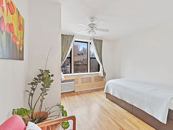 3rd image of 200 E 28th St APT 6A