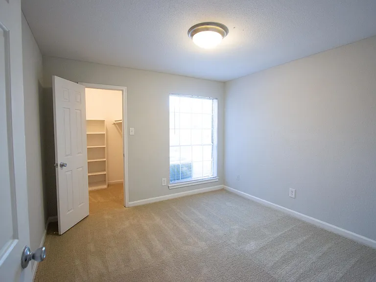 The Claridge Apartments — Photo 23
